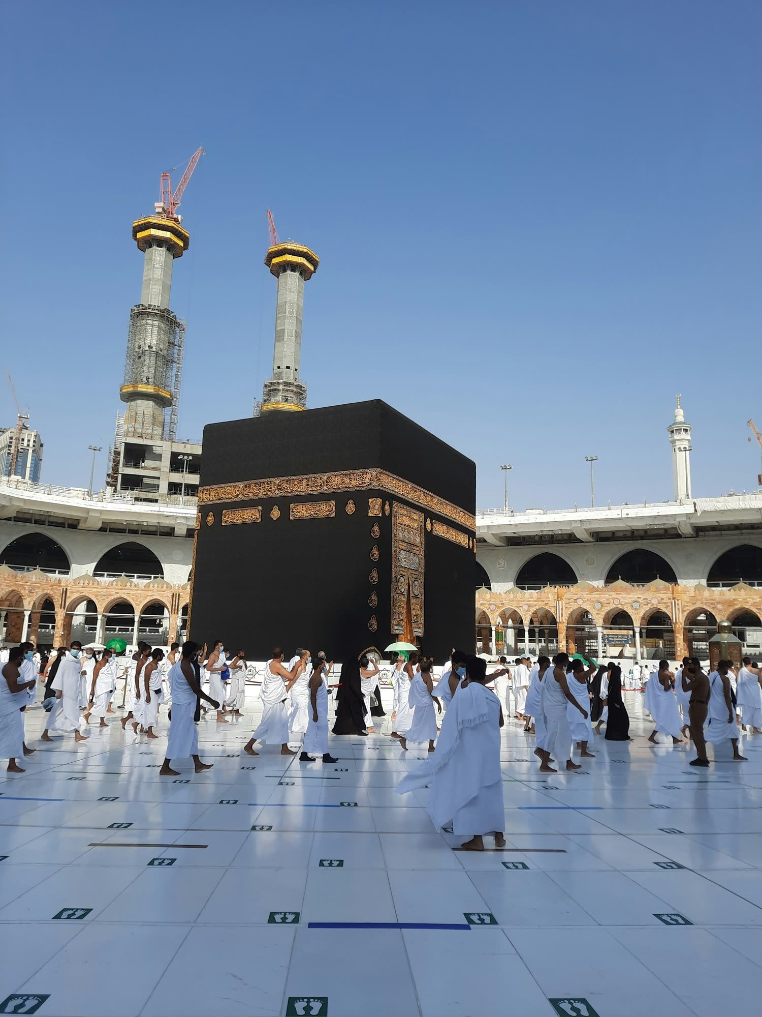 The Kaaba and the minarets of Masjid al-Haram
